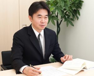 山本弁護士