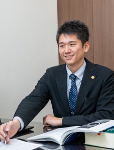 井上弁護士