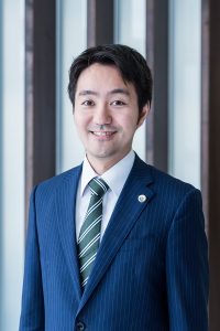 岡部弁護士