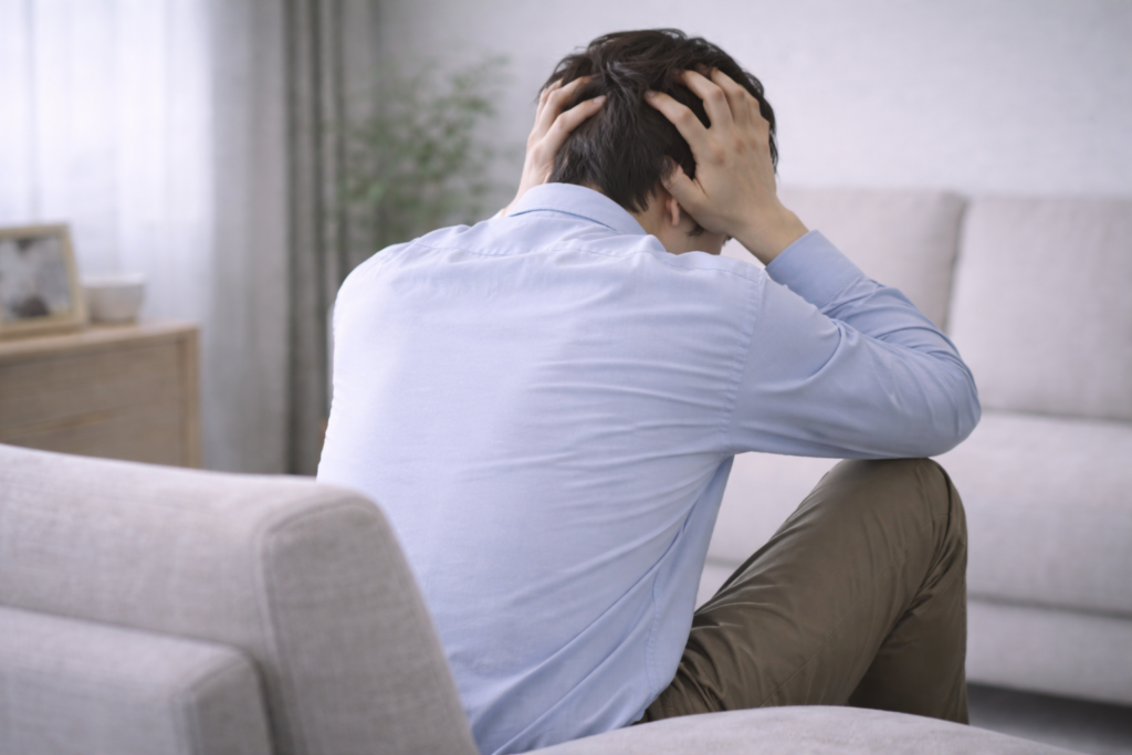 悩んでる男性